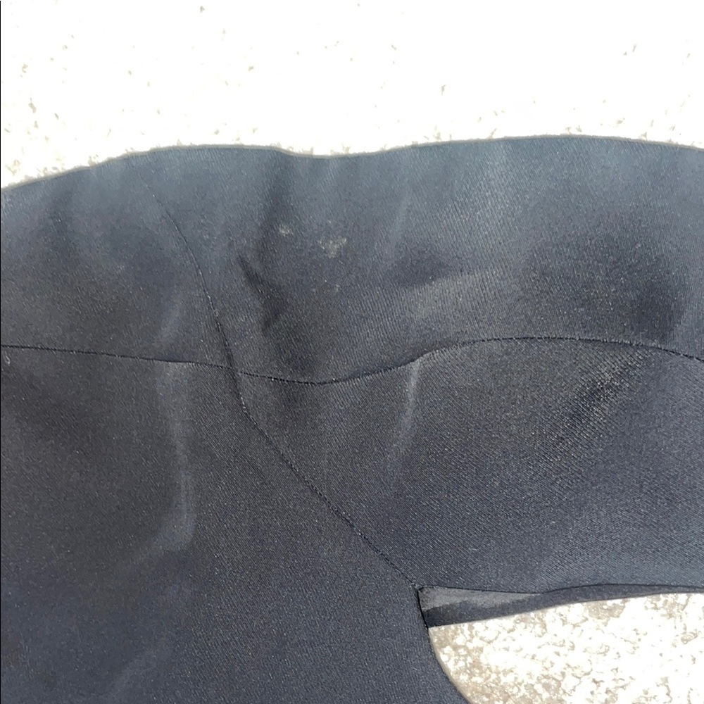 Black Halo || Elegant Black Strapless Dress - Picture 4 of 5